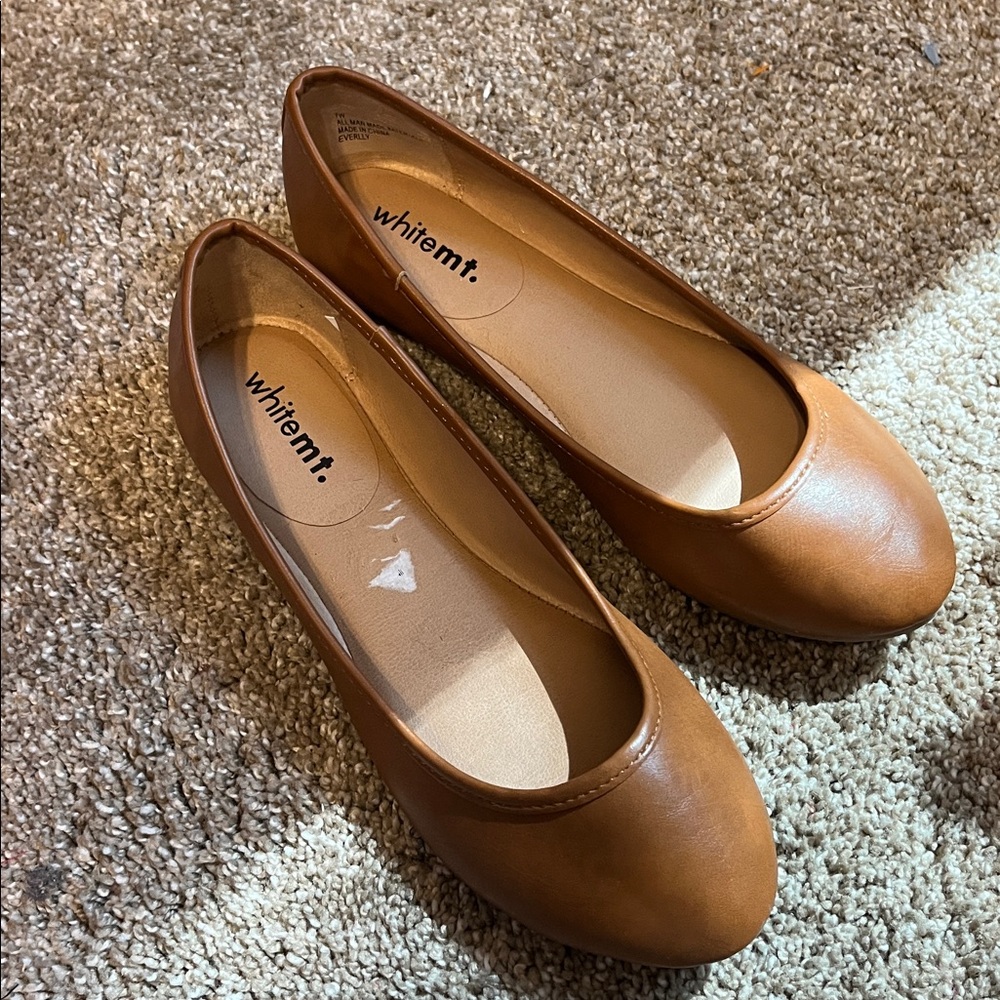 Whitemt. Women's Brown flats